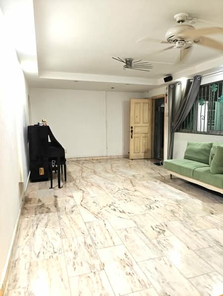 231 Yishun Street 21, 231 Yishun Street 21, 3 Bedrooms, 1,055 sqft, HDB Flat For Sale, by Roslyn Ng, 500141526 - Living Room - PropertyGuru.com.sg