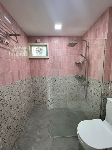 Watercolours, 25 Pasir Ris Link, Room Rental, 150 sqft, Executive Condominium For Rent, by Winfred Quek, 500141548 - Bathroom - PropertyGuru.com.sg