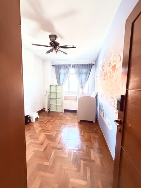 Park Villas, , 5 Bedrooms, 3,462 sqft, Terraced House For Sale, by Charlyn Lim, 500141565 - Bedroom - PropertyGuru.com.sg
