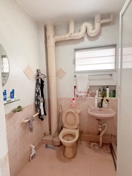 760 Choa Chu Kang North 5, 760 Choa Chu Kang North 5, 3 Bedrooms, 1,356 sqft, HDB Flat For Sale, by Huile Wang, 500141578 - Bathroom - PropertyGuru.com.sg