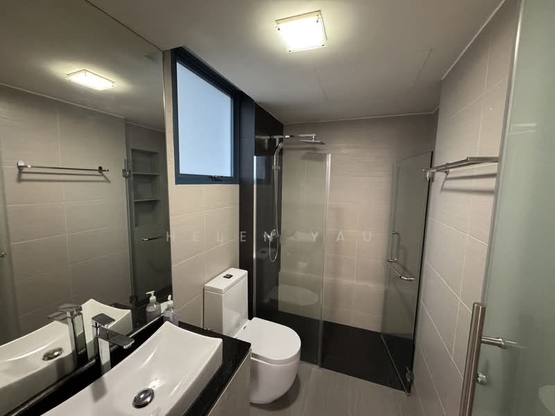 Blue Horizon, 21 West Coast Crescent, 2 Bedrooms, 958 sqft, Condominium For Rent, by Helen Yau, 500141581 - Bathroom - PropertyGuru.com.sg