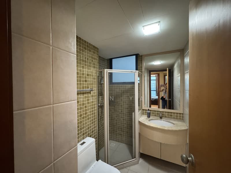 Blue Horizon, 21 West Coast Crescent, 2 Bedrooms, 958 sqft, Condominium For Rent, by Helen Yau, 500141581 - Bathroom - PropertyGuru.com.sg
