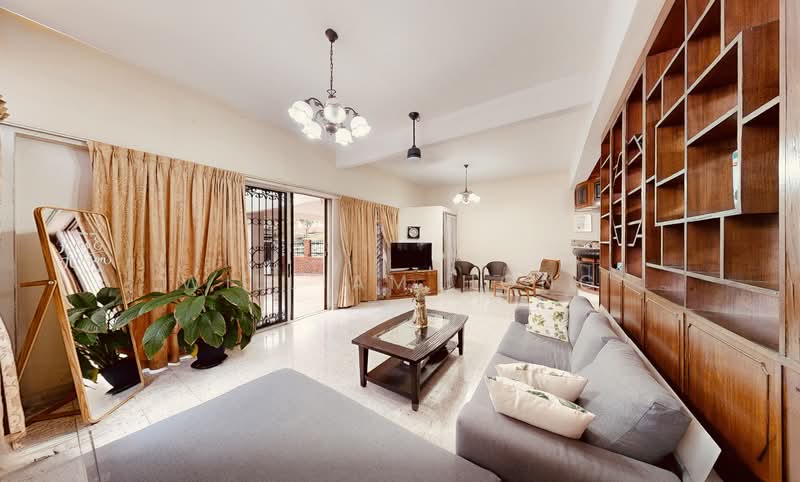 2-storey 6 bedrooms Nostagic Semi-D with natural basement near Serangoon MRT, Nex & Maris Stella & P, Semi-D with natural basement near Serangoon MRT, Nex & Maris Stella & PLMGS, 6 Bedrooms, 3,110 sqft, Semi-Detached House For Sale, by William Hong, 500141590 - Living Room - PropertyGuru.com.sg