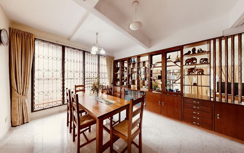 2-storey 6 bedrooms Nostagic Semi-D with natural basement near Serangoon MRT, Nex & Maris Stella & P, Semi-D with natural basement near Serangoon MRT, Nex & Maris Stella & PLMGS, 6 Bedrooms, 3,110 sqft, Semi-Detached House For Sale, by William Hong, 500141590 - Dining Room - PropertyGuru.com.sg