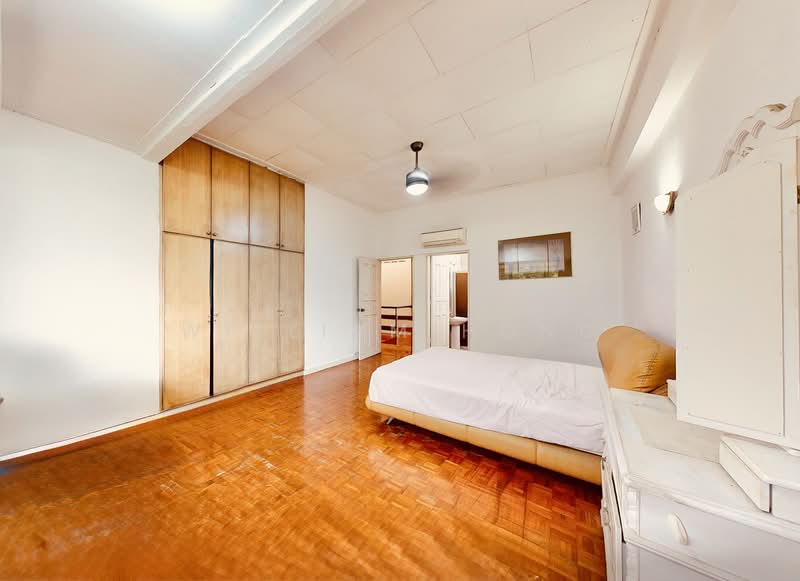 2-storey 6 bedrooms Nostagic Semi-D with natural basement near Serangoon MRT, Nex & Maris Stella & P, Semi-D with natural basement near Serangoon MRT, Nex & Maris Stella & PLMGS, 6 Bedrooms, 3,110 sqft, Semi-Detached House For Sale, by William Hong, 500141590 - Bedroom - PropertyGuru.com.sg