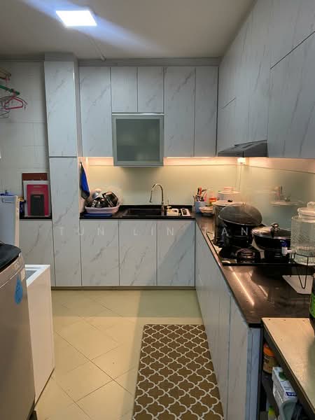 452 Jurong West Street 42, 452 Jurong West Street 42, 3 Bedrooms, 1,431 sqft, HDB Flat For Sale, by Tun Lin Tan, 500141605 - Kitchen - PropertyGuru.com.sg