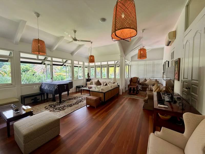 White House Park Estate 🌟 Black & White House🌟Huge Garden, , 4 Bedrooms, 5,000 sqft, Good Class Bungalow For Rent, by Martin Goh 吴伟楠, 500141607 - Living Room - PropertyGuru.com.sg