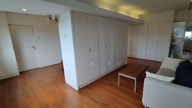 420 Bedok North Street 1, 420 Bedok North Street 1, 1 Bedroom, 883 sqft, HDB Flat For Sale, by Leon Ho, 500141617 - Living Room - PropertyGuru.com.sg