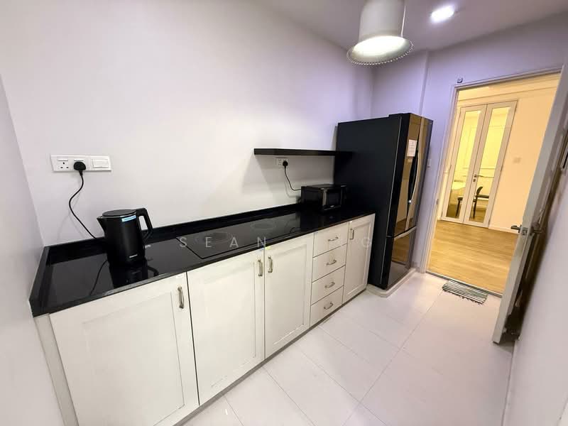 Villa De West, 385 Pasir Panjang Road, Room Rental, 150 sqft, Condominium For Rent, by Sean Ong, 500141632 - Kitchen - PropertyGuru.com.sg