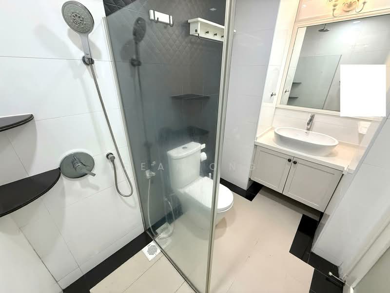 Villa De West, 385 Pasir Panjang Road, Room Rental, 150 sqft, Condominium For Rent, by Sean Ong, 500141632 - Bathroom - PropertyGuru.com.sg