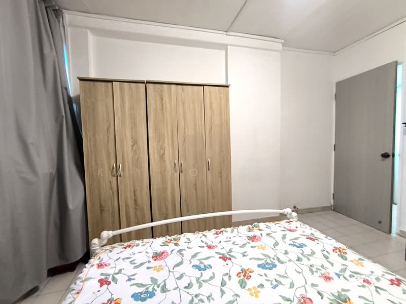 434 Tampines Street 43, 434 Tampines Street 43, Room Rental, 128 sqft, HDB Flat For Rent, by Kay HO  何杰彬, 500141636 - Bedroom - PropertyGuru.com.sg