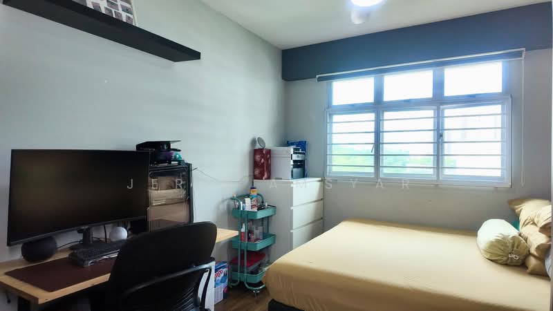 461D Bukit Batok West Avenue 8, 461D Bukit Batok West Avenue 8, 3 Bedrooms, 1,001 sqft, HDB Flat For Sale, by Jerez Amsyar, 500141639 - Bedroom - PropertyGuru.com.sg