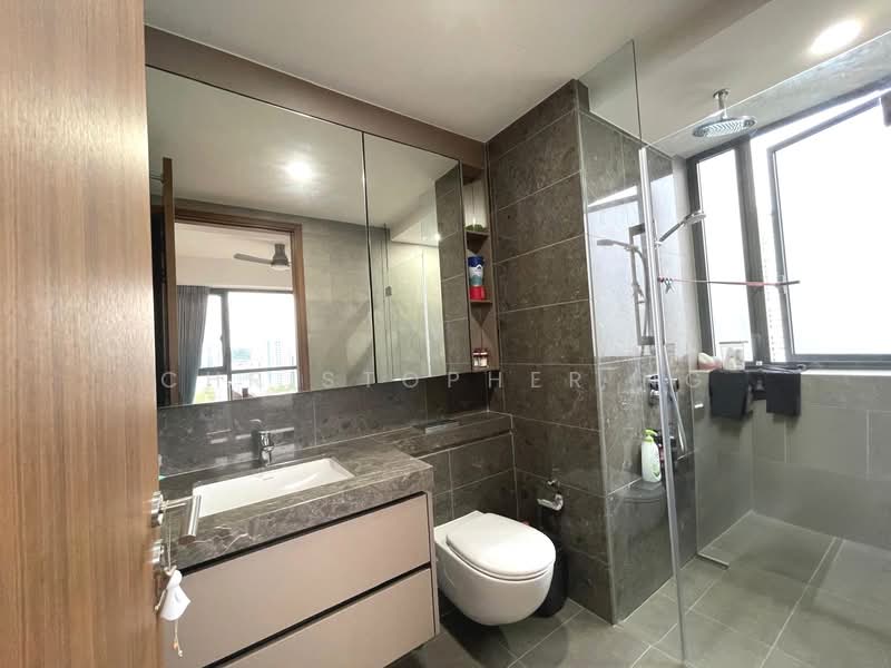 Stirling Residences, 21 Stirling Road, 3 Bedrooms, 893 sqft, Condominium For Rent, by CHRISTOPHER NG, 500141641 - Bathroom - PropertyGuru.com.sg