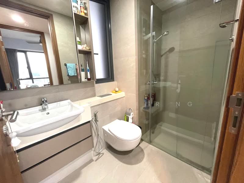 Stirling Residences, 21 Stirling Road, 3 Bedrooms, 893 sqft, Condominium For Rent, by CHRISTOPHER NG, 500141641 - Bathroom - PropertyGuru.com.sg