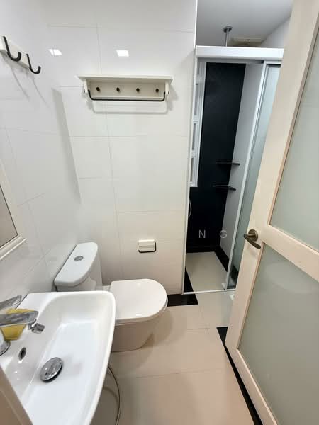 Villa De West, 385 Pasir Panjang Road, Room Rental, 100 sqft, Condominium For Rent, by Sean Ong, 500141654 - Bathroom - PropertyGuru.com.sg
