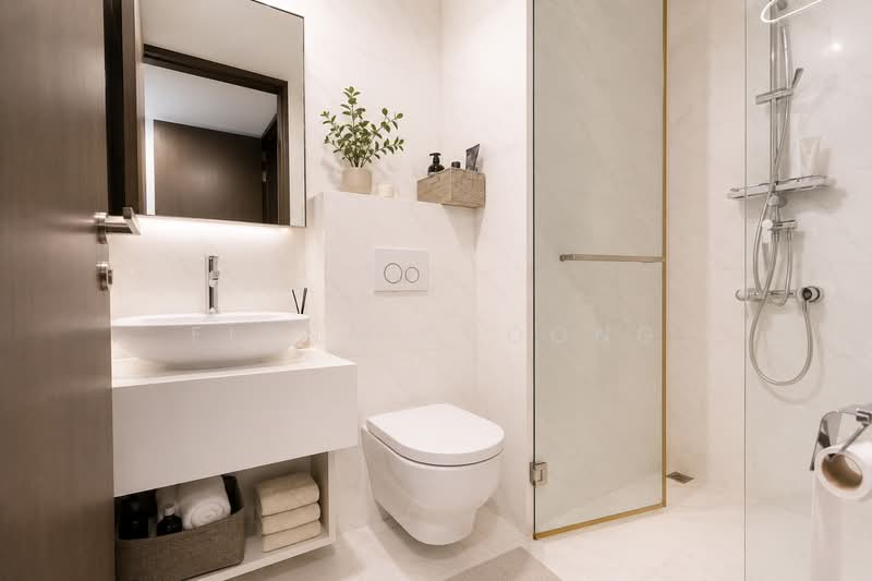 Fulcrum, 33 Fort Road, 2 Bedrooms, 1,055 sqft, Condominium For Sale, by Fiona Choong, 500141660 - Master Bathroom - PropertyGuru.com.sg