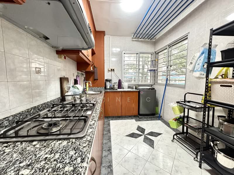 352 Ang Mo Kio Street 32, 352 Ang Mo Kio Street 32, 3 Bedrooms, 1,022 sqft, HDB Flat For Rent, by Catherine Chua, 500141669 - Kitchen - PropertyGuru.com.sg