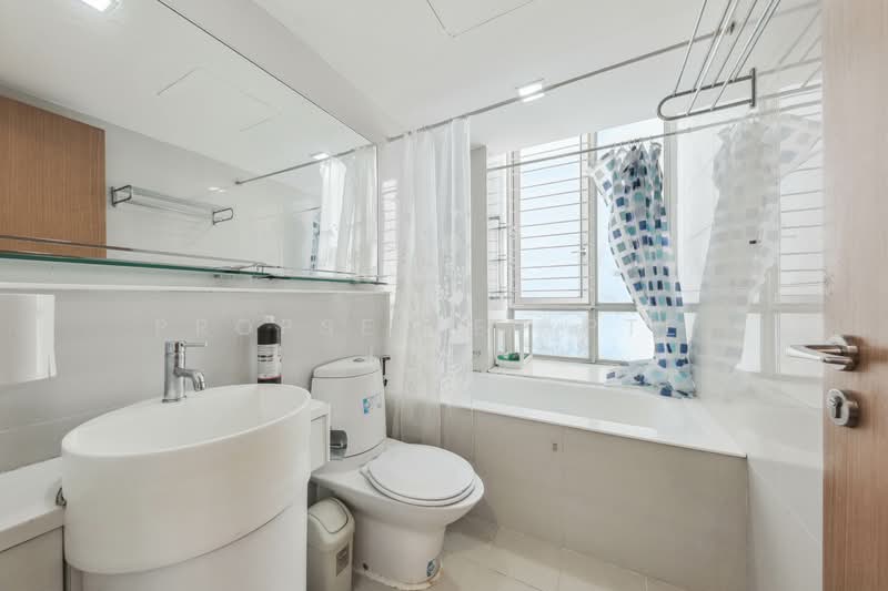 The Quartz, 51 Compassvale Bow, 3 Bedrooms, 1,044 sqft, Condominium For Sale, by Reine Chan, 500141670 - Bathroom - PropertyGuru.com.sg