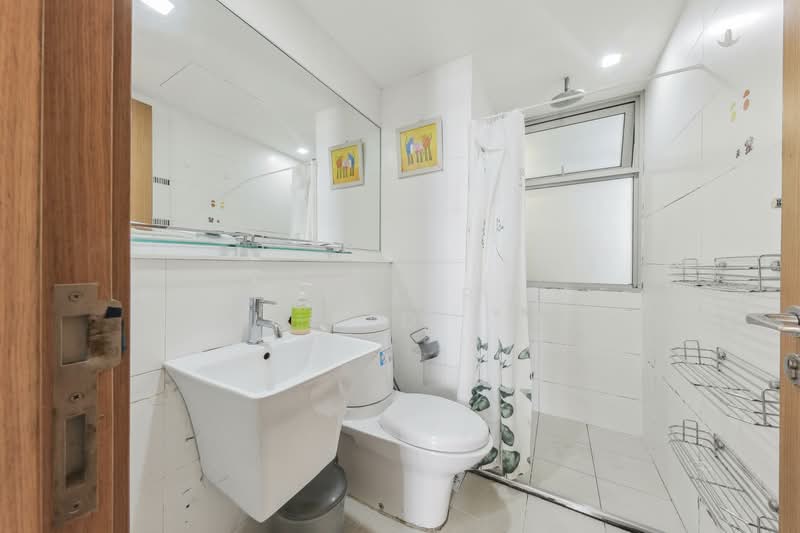 The Quartz, 51 Compassvale Bow, 3 Bedrooms, 1,044 sqft, Condominium For Sale, by Reine Chan, 500141670 - Bathroom - PropertyGuru.com.sg