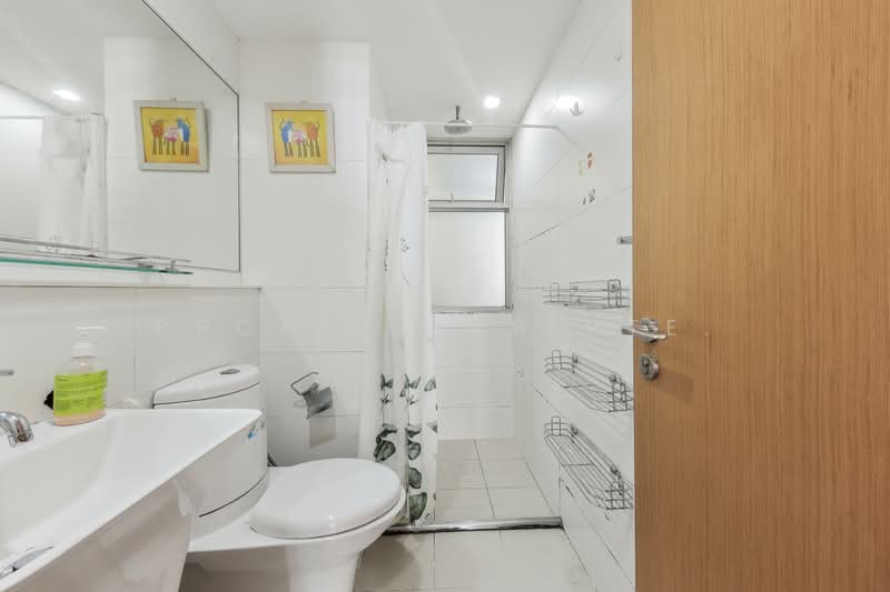 The Quartz, 51 Compassvale Bow, 3 Bedrooms, 1,044 sqft, Condominium For Sale, by Reine Chan, 500141670 - Bathroom - PropertyGuru.com.sg