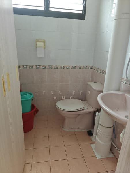 523 Ang Mo Kio Avenue 5, 523 Ang Mo Kio Avenue 5, Ang Mo Kio / Bishan / Thomson, 2 Bedrooms, 732 sqft, HDB Flat For Sale, by Jennifer Ang, 500141671 - Bathroom - PropertyGuru.com.sg