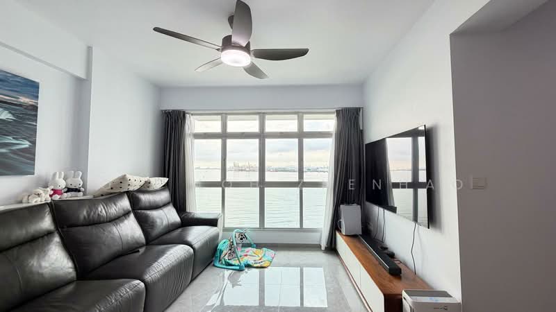 422B Northshore Dr, 422B Northshore Dr, 3 Bedrooms, 1,001 sqft, HDB Flat For Sale, by Jose Loh Zhenhao, 500141677 - Living Room - PropertyGuru.com.sg