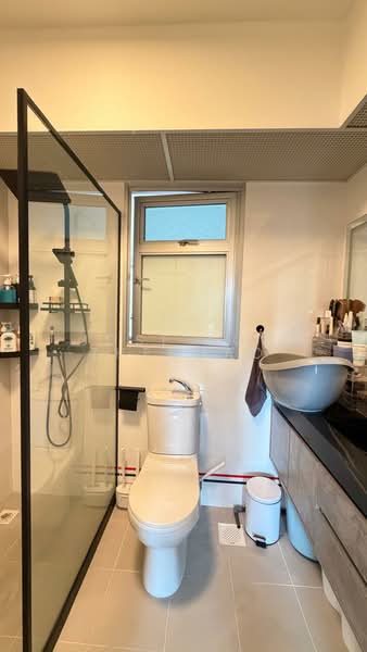 422B Northshore Dr, 422B Northshore Dr, 3 Bedrooms, 1,001 sqft, HDB Flat For Sale, by Jose Loh Zhenhao, 500141677 - Bathroom - PropertyGuru.com.sg