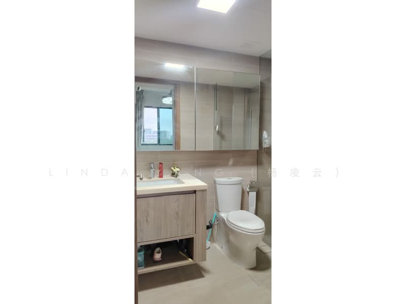 Riverfront Residences, 41 Hougang Avenue 7, Room Rental, 1,000 sqft, Condominium For Rent, by Linda Yang (杨凌云), 500141690 - Bathroom - PropertyGuru.com.sg