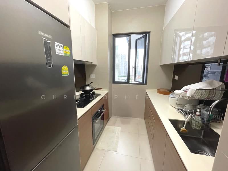 Stirling Residences, 21 Stirling Road, 3 Bedrooms, 893 sqft, Condominium For Sale, by CHRISTOPHER NG, 500141692 - Kitchen - PropertyGuru.com.sg