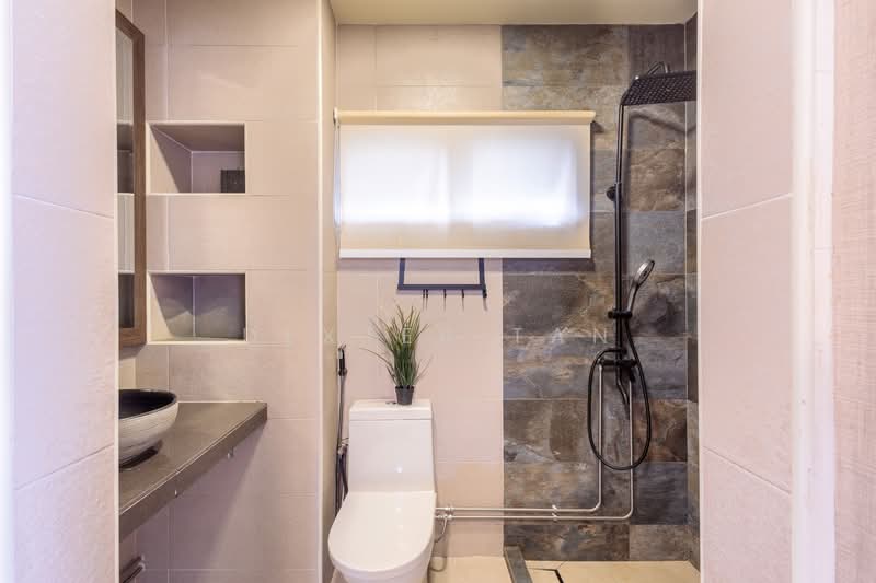 578 Hougang Avenue 4, 578 Hougang Avenue 4, 4 Bedrooms, 1,507 sqft, HDB Flat For Sale, by Dexter Tan, 500141698 - Bathroom - PropertyGuru.com.sg