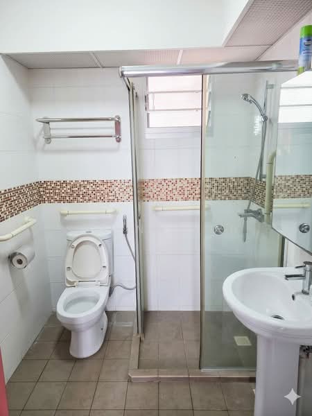 430B Fernvale Link, 430B Fernvale Link, 2 Bedrooms, 721 sqft, HDB Flat For Rent, by Selina Sun, 500141700 - Bathroom - PropertyGuru.com.sg