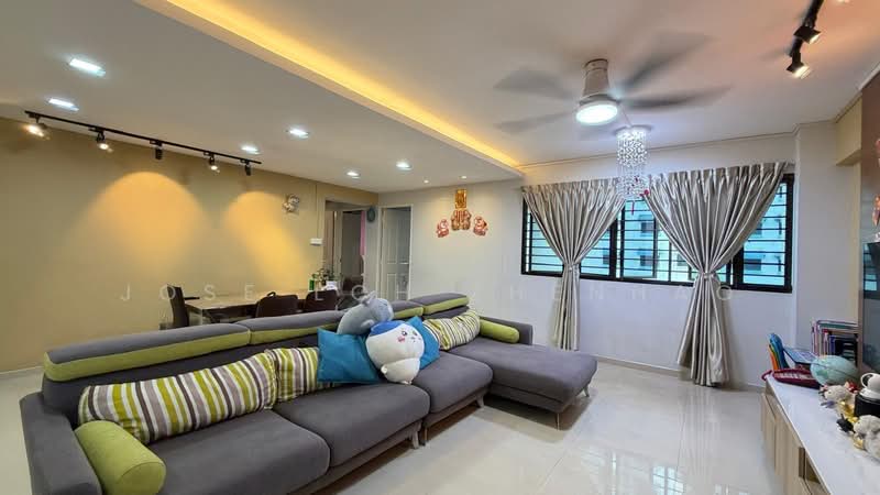 275B Jurong West Street 25, 275B Jurong West Street 25, 3 Bedrooms, 1,195 sqft, HDB Flat For Sale, by Jose Loh Zhenhao, 500141705 - Living Room - PropertyGuru.com.sg