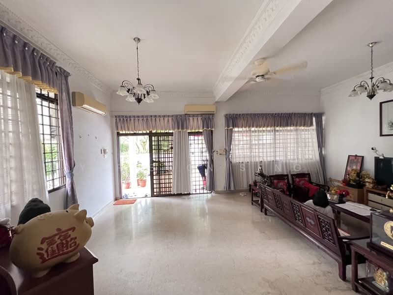 Charlton Park, Jalan Pelikat, 5 Bedrooms, 4,000 sqft, Semi-Detached House For Sale, by Yap Boon Seng, 500141712 - Living Room - PropertyGuru.com.sg