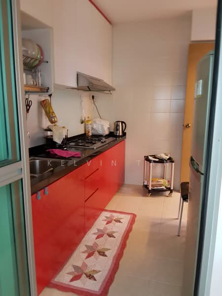 424 Clementi Avenue 1, 424 Clementi Avenue 1, 2 Bedrooms, 786 sqft, HDB Flat For Sale, by Kelvin Tan, 500141725 - Kitchen - PropertyGuru.com.sg