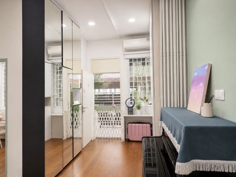 24 Chapel Close, Marine Parade MRT, East Coast, Amber Road, Still Road, Joo Chiat, 24 Chapel Close, 3 Bedrooms, 1,335 sqft, Terraced House For Rent, by Yi Yun Shone Zhang, 500141751 - Interior - PropertyGuru.com.sg