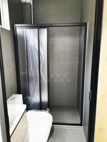 2 Joo Avenue, 2 Joo Avenue, Room Rental, 120 sqft, Walk-up Apartment For Rent, by Pedro Chuang, 500141761 - Bathroom - PropertyGuru.com.sg