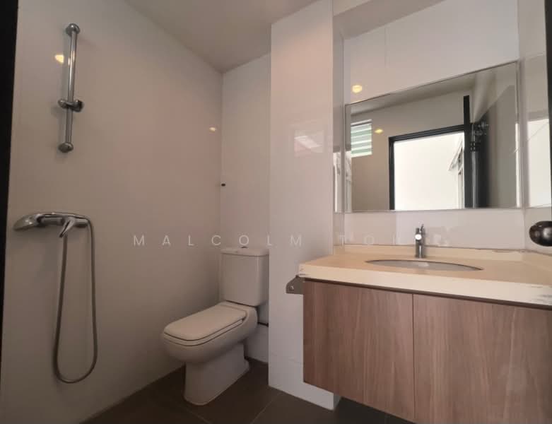 134 Watten Estate, 134 Watten Estate, 3 Bedrooms, 2,406 sqft, Condominium For Rent, by Malcolm Toh, 500141771 - Bathroom - PropertyGuru.com.sg