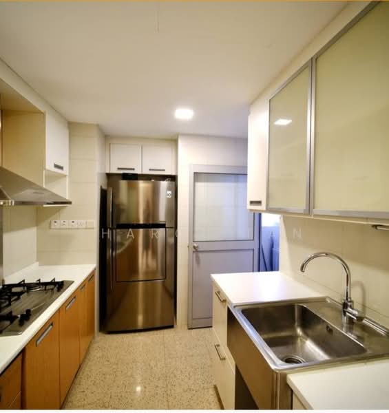 Blue Horizon, 21 West Coast Crescent, 3 Bedrooms, 1,152 sqft, Condominium For Rent, by Sharon Tan, 500141774 - Kitchen - PropertyGuru.com.sg