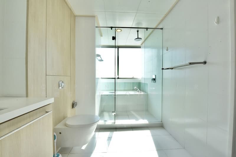 The Sail @ Marina Bay, 6 Marina Boulevard, 4 Bedrooms, 1,949 sqft, Condominium For Rent, by Josephine Lim J R 林婕容 (区域分行董事 ), 500141781 - Bathroom - PropertyGuru.com.sg