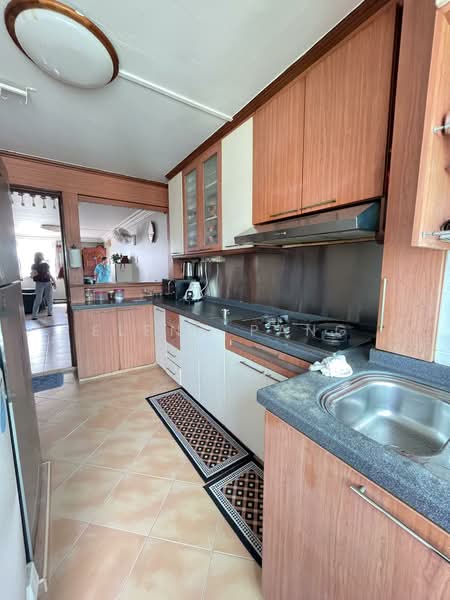 338 Ubi Avenue 1, 338 Ubi Avenue 1, 3 Bedrooms, 1,130 sqft, HDB Flat For Sale, by Elena Pang, 500141802 - Kitchen - PropertyGuru.com.sg