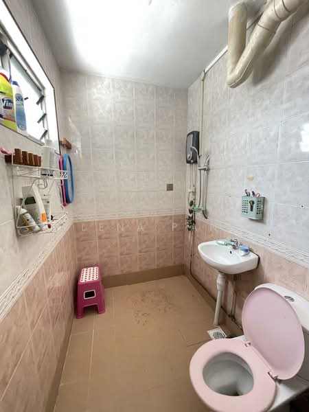 338 Ubi Avenue 1, 338 Ubi Avenue 1, 3 Bedrooms, 1,130 sqft, HDB Flat For Sale, by Elena Pang, 500141802 - Bathroom - PropertyGuru.com.sg