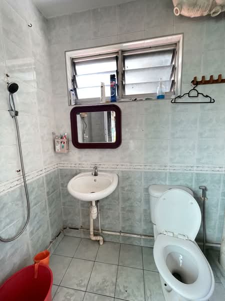 338 Ubi Avenue 1, 338 Ubi Avenue 1, 3 Bedrooms, 1,130 sqft, HDB Flat For Sale, by Elena Pang, 500141802 - Bathroom - PropertyGuru.com.sg