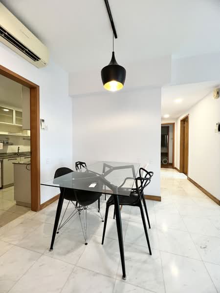 Blue Horizon, 21 West Coast Crescent, 2 Bedrooms, 904 sqft, Condominium For Rent, by Esther Teo, 500141830 - Dining Room - PropertyGuru.com.sg