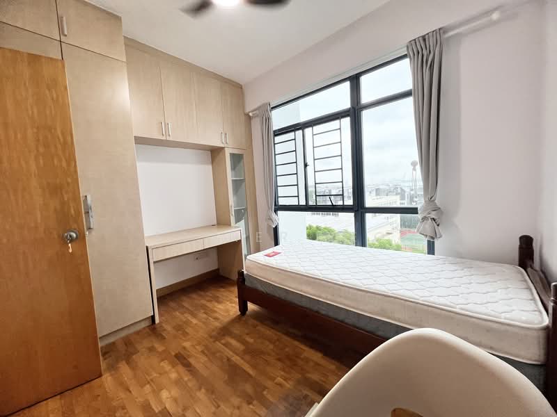 Blue Horizon, 21 West Coast Crescent, 2 Bedrooms, 904 sqft, Condominium For Rent, by Esther Teo, 500141830 - Bedroom - PropertyGuru.com.sg