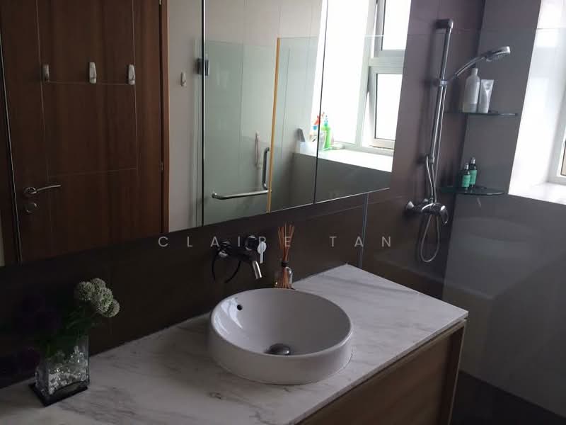 Emery Point, 18 Ipoh Lane, 3 Bedrooms, 1,324 sqft, Condominium For Sale, by Claire Tan, 500141842 - Bathroom - PropertyGuru.com.sg