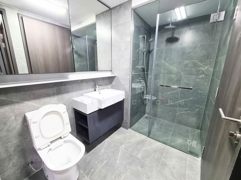 Riverfront Residences, 57 Hougang Avenue 7, 2 Bedrooms, 614 sqft, Condominium For Sale, by Gilbert Chong, 500141850 - Bathroom - PropertyGuru.com.sg