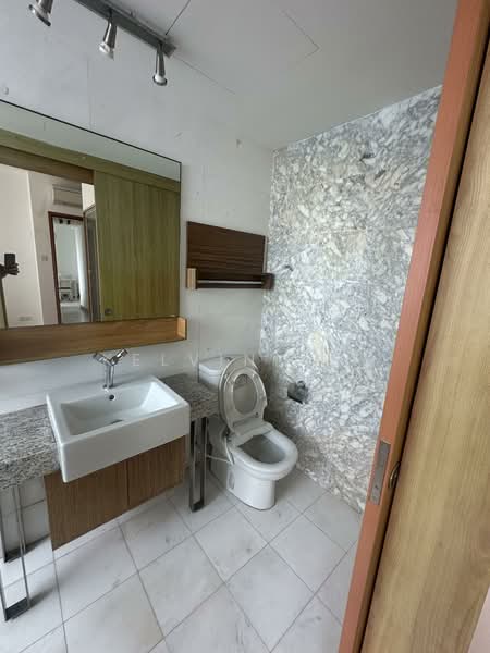 Gardenvista, 962 Dunearn Road, 2 Bedrooms, 861 sqft, Condominium For Rent, by Kelvin Koh, 500141874 - Bathroom - PropertyGuru.com.sg