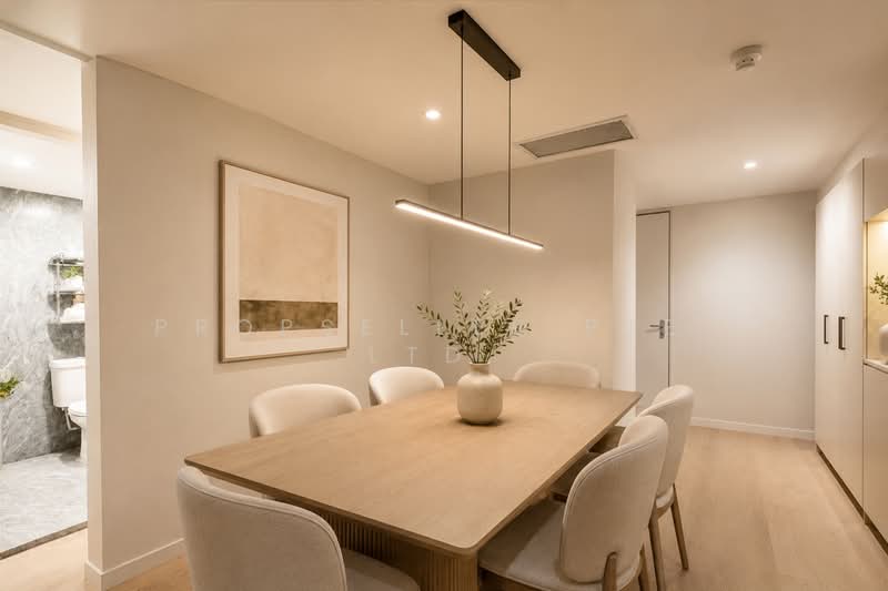 International Plaza, 10 Anson Road, 3 Bedrooms, 1,378 sqft, Apartment For Sale, by Kit Toh, 500141905 - Dining Room (virtually staged) - PropertyGuru.com.sg