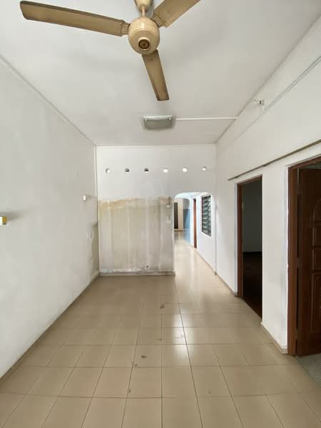 Casuarina Road Terrace House For Rent, Casuarina Road, 3 Bedrooms, 1,000 sqft, Terraced House For Rent, by Kian Law, 500141916 - Interior - PropertyGuru.com.sg