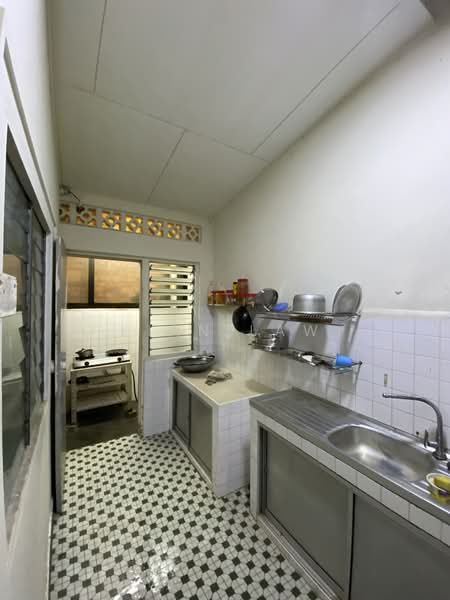 Casuarina Road Terrace House For Rent, Casuarina Road, 3 Bedrooms, 1,000 sqft, Terraced House For Rent, by Kian Law, 500141916 - Kitchen - PropertyGuru.com.sg